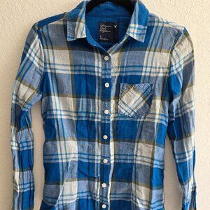 American Eagle Outfitters plaid button up long sleeve, Women's size 6